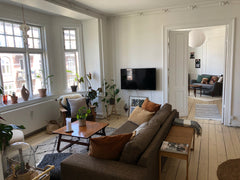 Stor lejlighed centralt beliggende på det hippe Vesterbro, hvor der er masser af Copenhagen, Denmark Skøn lejlighed med altan centralt på Vesterbro Entire condo vacation rental 621547846232307793