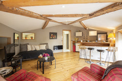Charming apartment for 4 people located in the heart of Bordeaux, near Place Gam Bordeaux, France Large apartment for 4 people Bordeaux city center Entire rental unit vacation rental 43782711