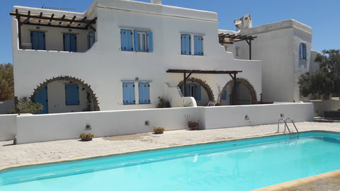 A flat of 48 sq.m. fully furnished and equipped, situated in Ag. Ioannis, Porto, Athens, Greece Cozy flat 100m from the beach, pool use, Tinos! Entire rental unit vacation rental 13498835