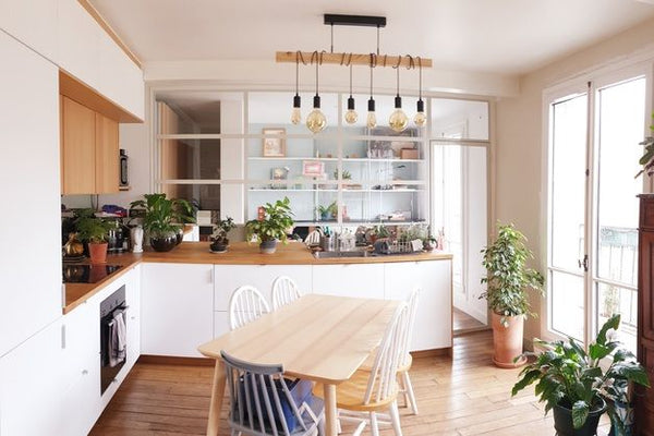 Ce typique appartement parisien est situé dans le quartier animé et familial de  Paris, France Appartement familial près de Bastille Entire rental unit vacation rental 6193091