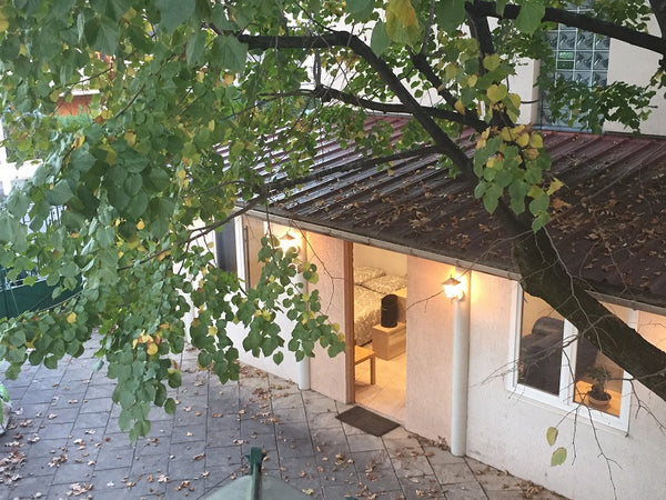 Lyon 8, secteur pavillonnaire et résidentiel<br />Bachut, Maison de la Danse, ac Lyon, France Résidentiel  Joli et calme T1 de 35 m2 / terrasse Entire rental unit vacation rental 9209966