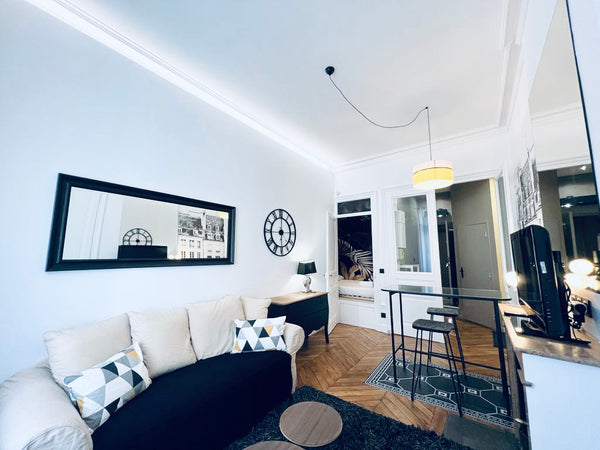 Situé au pied du métro Monplaisir et de l'université Lumière.<br />Tout est à pr Lyon, France ✨NID DOUILLET CHIC MONPLAISIR PIED DU MÉTRO Entire rental unit vacation rental 668871810594208977