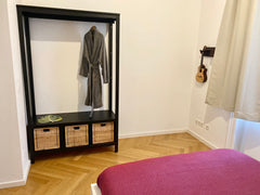 Your room is spacious, bright and has a double bed (140x200cm), clean bed sheets Vienna, Austria Spacious room in 150m2, central, modern apartment Private room in rental unit vacation rental 31680972