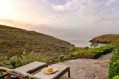 A serene place for you to relax. 1,3 kilometers from the port, yet isolated & su Athens, Greece Agelos: Beachfront relaxation as never experienced Cycladic home vacation rental 18965817