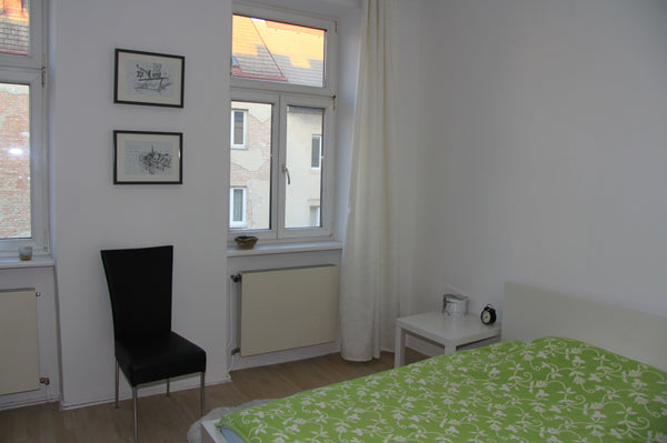 Sunny 22m2 room in a 2rooms apartment is very comfortable for 2 people. Bedroom  Vienna, Austria Cosy room in apartment near Schönbrunn Private room in rental unit vacation rental 12902325