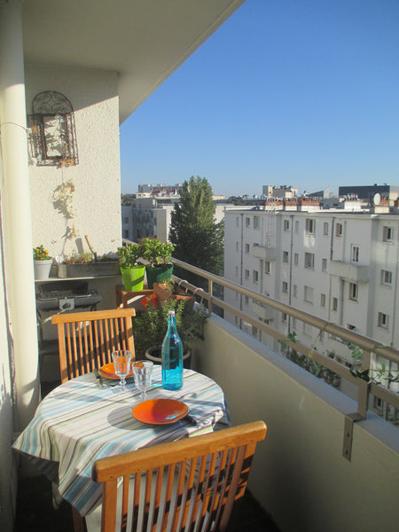 Bonjour à tous et bienvenue chez nous. Nous proposons une chambre au calme dans  Lyon, France Chambre au calme avec jolie vue Private room in rental unit vacation rental 9405065