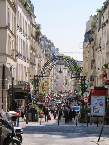 My accommodation is close to Sentier / Les Halles. Enjoy my apartment for the lo Paris, France Room in a large apartment very central Private room in rental unit vacation rental 15652403