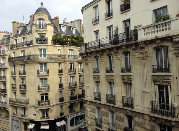 Hi !I'm looking for a sympathic foreign flamate at the end of may!The appartemen Paris, France FRIENDLY FLAT NEAR MONTMARTRE :) Private room in rental unit vacation rental 6295110