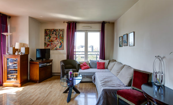 immeuble proche du sacré cœur, marcher au puce de saint Ouen, desservi  par 2 li Paris, France belliard Entire rental unit vacation rental 6701300