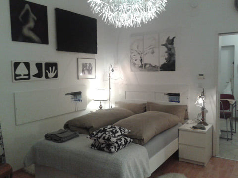 Artistic authentic old Viennese apartment of ca 40 m2 in 2nd district right at m Vienna, Austria Artistic central (Secret) Gardens' Flat Entire rental unit vacation rental 30058773