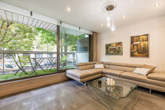 Modern and high-end apartment in the most prestigious and attractive Parisian qu Paris, France Luxurious Home in Paris Entire rental unit vacation rental 20643047