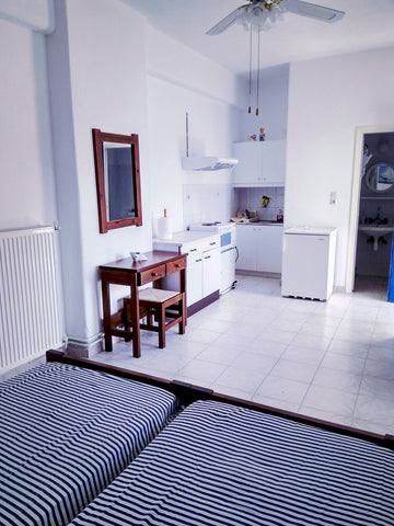 Nice studio in a great place, autonomous bathroom, refrigerator, small cooker, t  Great studio near the beach #4 - Aliki/Paros! Entire rental unit vacation rental 632464320070163026