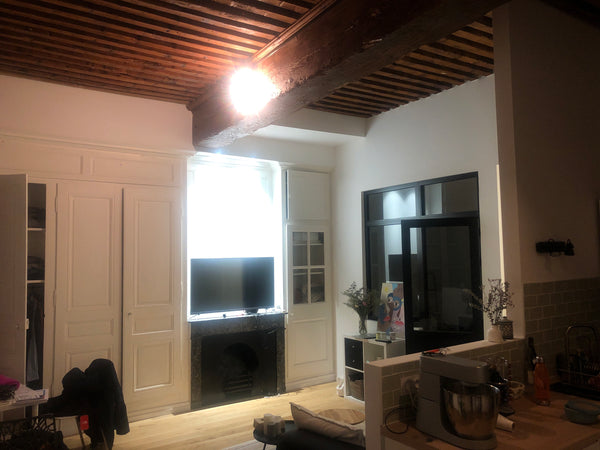 Appartement atypique lyonnais refait à neuf comprenant une chambre un salon une  Grenoble, France Appartement typiquement lyonnais 1er arrondi Entire rental unit vacation rental 53476953