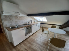 Détendez-vous dans ce logement unique et calme. <br />Ce studio est très lumineu  Lyon centre studio cosy entièrement rénové. Entire rental unit vacation rental 624404537210959146