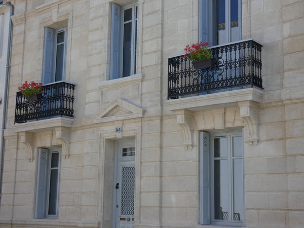 Maison Bordelaise de 1890 récemment restaurée, vous propose dans un cadre intimi  CHAMBRE PONT DE PIERRE Private room in townhouse vacation rental 618024666947598982