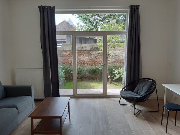 Only two minutes walking to Charleroi airport bus terminal. you'll apreciate the De Haan, Belgium Quite- 200 m. Charleroi Airport busstation Private room in townhouse vacation rental 688824198473704449