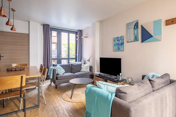 Within minutes of Bastille and Marais, that beautiful loft for 10 people / 4 roo Paris, France CHEMIN VERT 1 Entire rental unit vacation rental 4766116