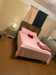 Spacious room available. Max 2 people. Access to kitchen and bathroom. Building  New York, NY Serviced apartment in Bronx · ★5.0 · 1 bedroom · 1 bed · 1 shared bath Private room in serviced apartment vacation rental 40791084