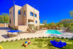 Great Holiday Home, Perfect for a Romantic Couple or a Small Family, 5 Min Walki  Villa Giorgos - Armenoi, Rethymno, Crete Entire villa vacation rental 32356643