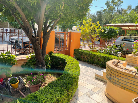 A nicely presented spacious one-bedroom home at the ground floor of a two-store  Moschato, Greece Grandma's House Entire home vacation rental 51919404