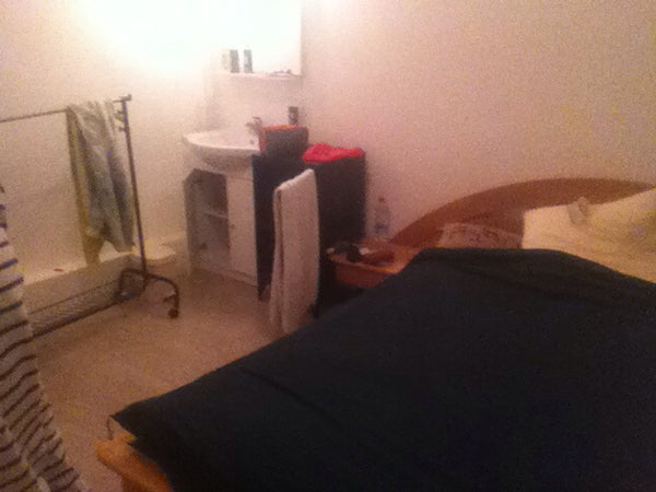 Logement calme situé sur les quais à une minute de Porte de Bourgogne. Tram A et Puygouzon, France Appartement sur les quais Bordeaux Private room in rental unit vacation rental 9643460