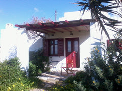Excellent view, ideal for families with 2 children, about 2 km near Paroikia<br   Farmhouse at Kakapetra Paros Entire home vacation rental 17335976