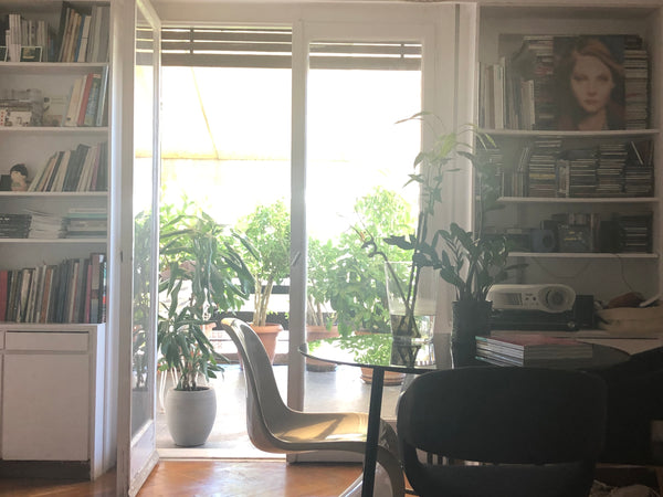 This is a top floor one bedroom flat in a quiet street but lively and convenient GR Central  and quiet 1 bedroom flat with balcony Entire rental unit vacation rental 34679636