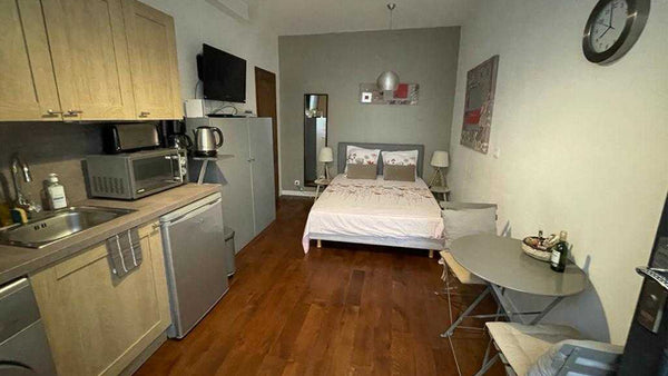 Mon logement est proche du Metro Saint Placide, de Montparnasse, du Boulevard Sa  Studio Paris Quartier Saint Placide Entire rental unit vacation rental 13491081