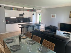 Joli appartement spacieux moderne.<br />Tout équipé, disposant de 2 chambre et u  Joli appartement spacieux avec cour extérieur Entire condo vacation rental 43145912