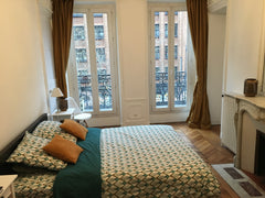 Idéalement situé au coeur de Paris, mon appartement est notament proche de la ca Paris, France T2 avec balcon au cœur de Paris - Bd Saint-Germain Entire rental unit vacation rental 1297661