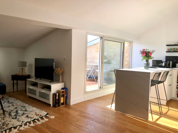 Ce bel appartement refait à neuf en 2021 dispose de tout le confort nécessaire p Bordeaux, France Chartrons : charmant appartement avec terrasse Entire rental unit vacation rental 572164672578705218