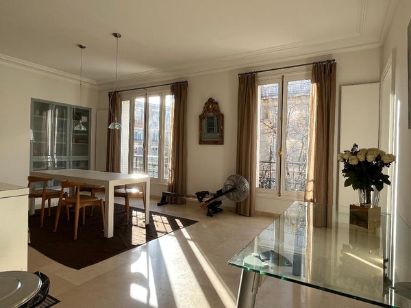 Typical Parisian apartment, very bright and spacious,  (165 sqm) fully renovated Paris, France Splendid and very spacious Parisian apartment Entire rental unit vacation rental 10800486