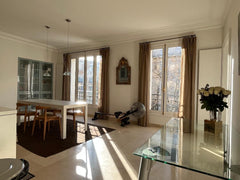 Typical Parisian apartment, very bright and spacious,  (165 sqm) fully renovated Paris, France Splendid and very spacious Parisian apartment Entire rental unit vacation rental 10800486