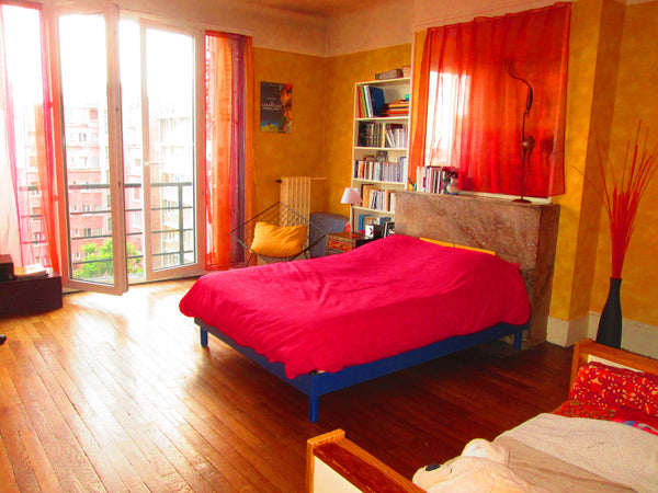 Chambre lumineuse de 25m² donnant sur jardin privatif très calme, au septième ét Paris, France Grande chambre privée lumineuse Private room in rental unit vacation rental 7323886