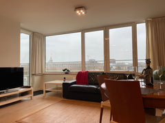 Amazing apartment located in a building with an elevator. This place has two bed Brussels, Belgium ★  Très beau 2ch avec terrasse - Tour & Taxis Entire rental unit vacation rental 53620517