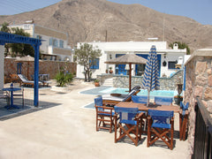 Adjoining studio in Perissa. Located in Perissa, Santorini, 5 minute walk to the England, United Kingdom Self contained Studio 1, full kitchen and bathroom Entire rental unit vacation rental 12688126