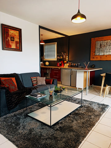 Appartement spacieux et très lumineux situé au 1ème étage. Cet appartement est c Cenon, France Spacieux T2 proche Bordeaux, Parking privé Entire condo vacation rental 51513806