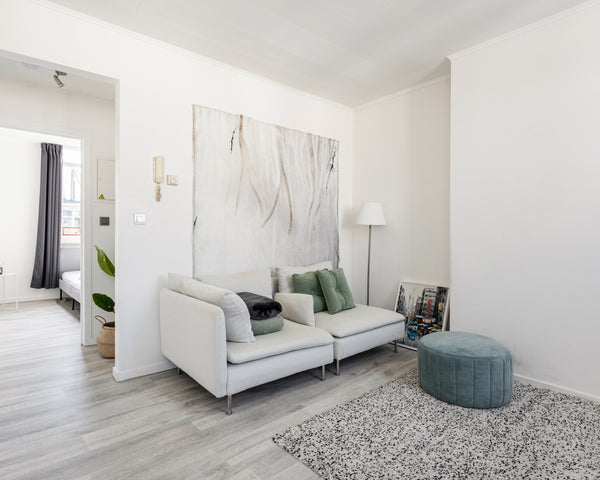 This renovated studio is situated on the 3rd floor of a small and quiet building Brussels, Belgium Charming studio at top location Paardenmarkt Entire rental unit vacation rental 514937338899710194