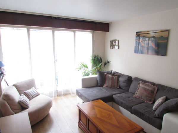 We are living with my boyfriend in the 11th arrondissement, closed to Bastille ( Hong Kong An amazing flat in Paris center Entire rental unit vacation rental 3184639