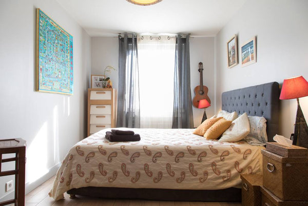 A double room (bedding of high quality) in a family apartment of 80m2, very brig Paris, France Private room, central location Private room in rental unit vacation rental 22879329