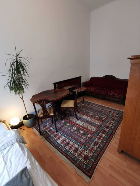 Next to Palace Belvedere and Stadtpark with unique and authentic furniture. Huge  unique and artistic furniture Private room in rental unit vacation rental 600715940994340061
