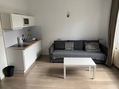 Emplacement idéal pour couple.<br />C’est un endroit simple disposanr du stict m Brussels, Belgium Idéal pour couple Entire condo vacation rental 41237533