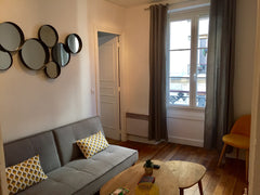 Charming 2 rooms flat typically Parisian, in the heart of the Paris village in t Isneauville, France Sacre Cœur à typical flat in Montmartre district Entire rental unit vacation rental 17876274