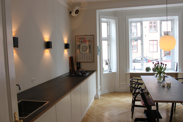 Lejligheden fremstår med 2 stuer én suite. Herunder køkken/alrum og dagligstue.  Copenhagen, Denmark Stor familielejlighed i København, indre Østerbro. Entire cabin vacation rental 12123238