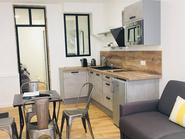 Appartement renouvelé récemment. Complètement équipé, aun calme dans le coeur du Paris, France Lyon : Au Coeur du Vieux Lyon (centre ville) Entire rental unit vacation rental 53214463