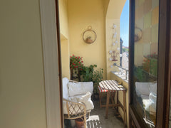 Lejlighed med soveværelse og stue, hvor der også er plads til overnattende. Skøn  Lejlighed med karbad og altan ved jægersborggade Entire condo vacation rental 562260814964487079