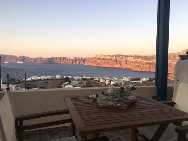 Blue Cave<br /><br /><b>The space</b><br />view for two ....a small cave shaped  Greece Private traditional cave with caldera view Entire rental unit vacation rental 19766275