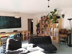 Notre appartement se situe à 1mn à pied de la place Sathonay et à 5mn à pied de   Idéal Fête des Lumières ! Pentes de la X-Rousse Entire rental unit vacation rental 40192130