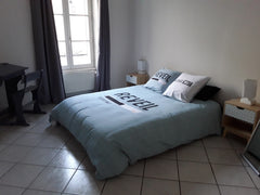 Logement entier dans maison de ville avec garage dans la cour intérieure. Vous a  Appartement avec garage proche centre lyon Entire rental unit vacation rental 39377421