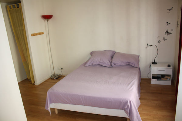 Situé dans un quartier central et animé de la ville, dans une rue piétonne. Prox  Appartement centre ville Entire rental unit vacation rental 7208233